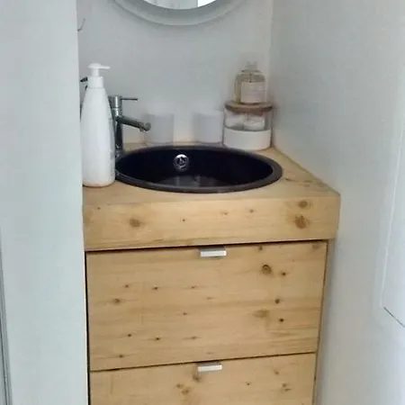 Apartment 5 Quai De Paris 1pc *